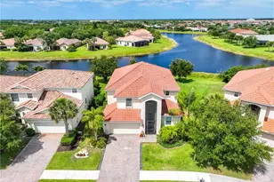 2446 Heydon Cir E, Naples, FL 34120 - Photo 3