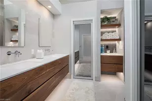 1070 5th St S, Naples, FL 34102 - Photo 11