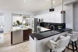 1070 5th St S, Naples, FL 34102 - Photo 5
