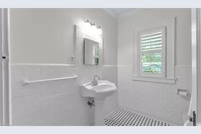 133 E Park St, Lakeland, FL 33803 - Photo 9
