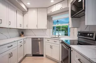 4856 Crayton Rd, Naples, FL 34103 - Photo 13