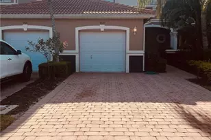 9620 Roundstone Cir, Fort Myers, FL 33967 - Photo 1