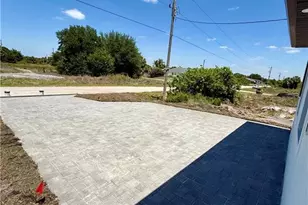 830 Wolverine St E, Lehigh Acres, FL 33974 - Photo 5