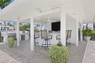 250 Park Shore Dr, Naples, FL 34103 - Photo 31