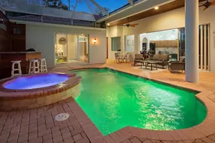 1309 Briarwood Ct, Naples, FL 34104 - Photo 9