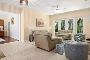 1309 Briarwood Ct, Naples, FL 34104 - Photo 17