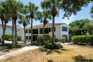 792 Eagle Creek Dr, Naples, FL 34113 - Photo 3