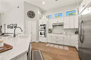 1015 Tivoli Ln, Naples, FL 34104 - Photo 11