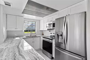 666 3rd St S, Naples, FL 34102 - Photo 7