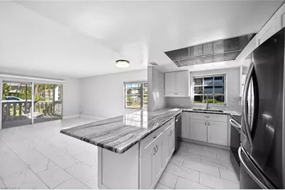 666 3rd St S #106, Naples, FL 34102 - Photo 5