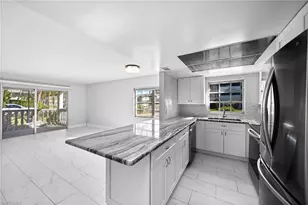 666 3rd St S, Naples, FL 34102 - Photo 5