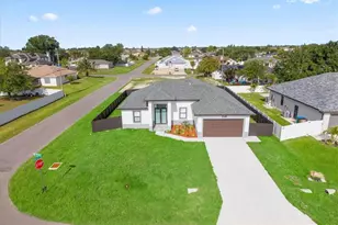 2116 NE 10th Ave, Cape Coral, FL 33909 - Photo 7