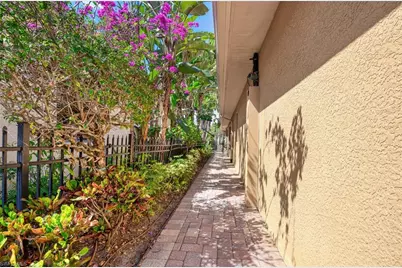 672 Fairway Ter, Naples, FL 34103 - Photo 35