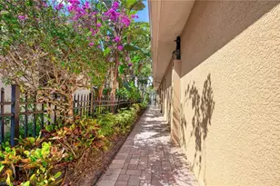 672 Fairway Terrace, Naples, FL 34103 - Photo 35