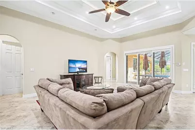 672 Fairway Ter, Naples, FL 34103 - Photo 3