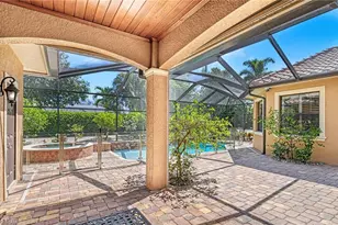 672 Fairway Terrace, Naples, FL 34103 - Photo 27