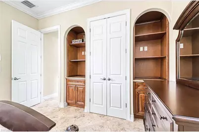 672 Fairway Ter, Naples, FL 34103 - Photo 21