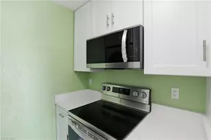 4607 Bayshore Dr, Naples, FL 34112 - Photo 19
