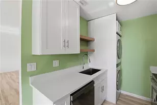 4607 Bayshore Dr, Naples, FL 34112 - Photo 17