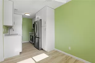 4607 Bayshore Dr, Naples, FL 34112 - Photo 15