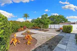 1036 Lake Shore Ct, Naples, FL 34103 - Photo 29