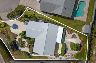 1036 Lake Shore Ct, Naples, FL 34103 - Photo 3