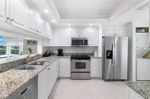 255 Park Shore Dr, Naples, FL 34103 - Photo 17