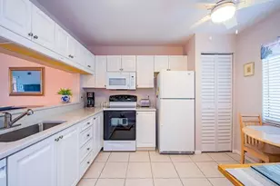 3675 Amberly Cir, Naples, FL 34112 - Photo 7