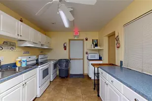 7877 Golf Cir Dr, Margate, FL 33063 - Photo 41