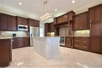 2915 Cinnamon Bay Cir, Naples, FL 34119 - Photo 11