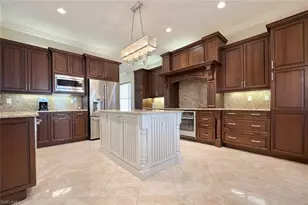 2915 Cinnamon Bay Cir, Naples, FL 34119 - Photo 11