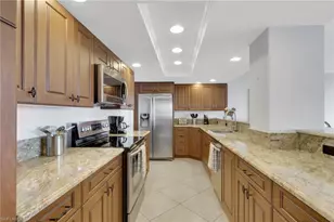 10420 Gulf Shore Dr, Naples, FL 34108 - Photo 5