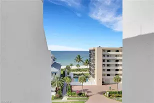 10420 Gulf Shore Dr, Naples, FL 34108 - Photo 27
