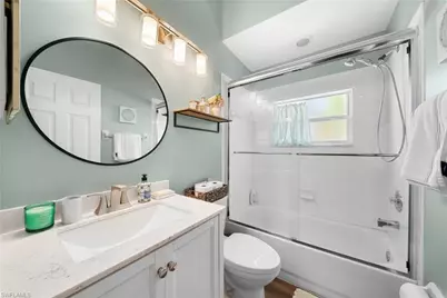 565 Windsor Sq #202, Naples, FL 34104 - Photo 13