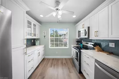 565 Windsor Sq #202, Naples, FL 34104 - Photo 9
