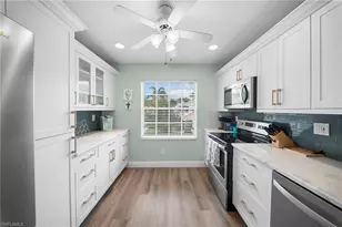 565 Windsor Sq, Naples, FL 34104 - Photo 9