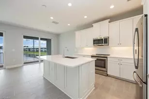 2633 Seychelles Cir, Naples, FL 34112 - Photo 7