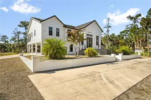 240 33rd Ave NE, Naples, FL 34120 - Photo 5