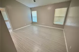 241 8th St SE, Naples, FL 34117 - Photo 15