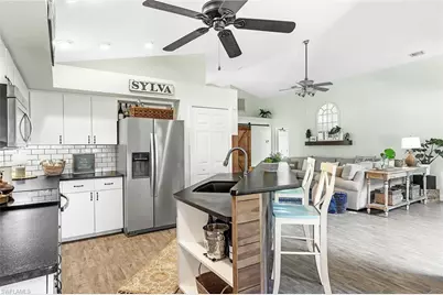 9801 Las Casas Dr, Fort Myers, FL 33919 - Photo 9