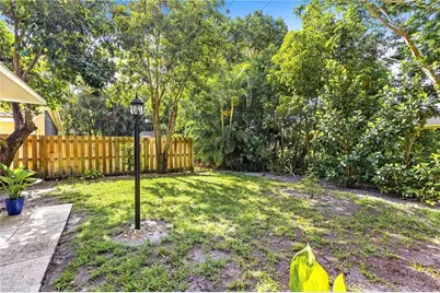 9801 Las Casas Dr, Fort Myers, FL 33919 - Photo 31
