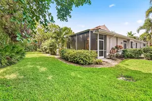 7550 Meadow Lakes Dr, Naples, FL 34104 - Photo 5