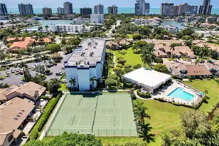 555 Park Shore Dr, Naples, FL 34103 - Photo 43