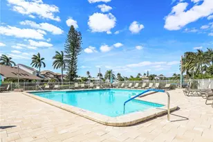 555 Park Shore Dr, Naples, FL 34103 - Photo 33