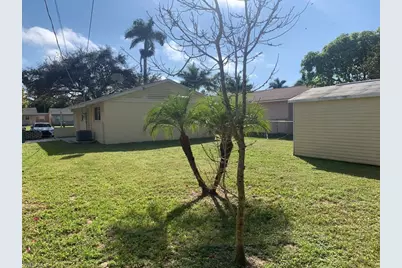 811 94th Ave N, Naples, FL 34108 - Photo 11