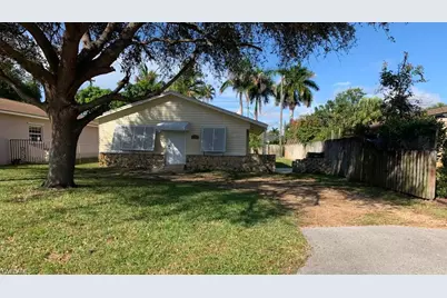 811 94th Ave N, Naples, FL 34108 - Photo 15