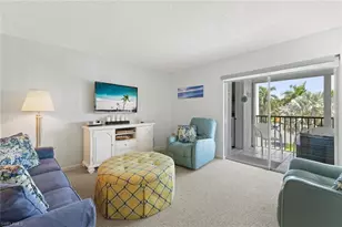 555 Park Shore Dr, Naples, FL 34103 - Photo 11