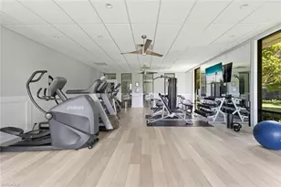 555 Park Shore Dr, Naples, FL 34103 - Photo 7