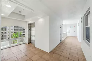 450 Launch Cir, Naples, FL 34108 - Photo 5