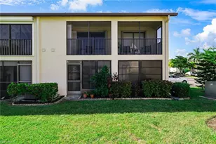 9270 Lake Park Dr, Fort Myers, FL 33919 - Photo 11